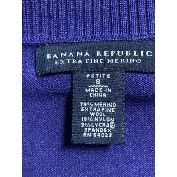 Banana Republic Long Sleeve Extra Fine Merino Wool Purple Cardigan Size S/P - Picture 4 of 4